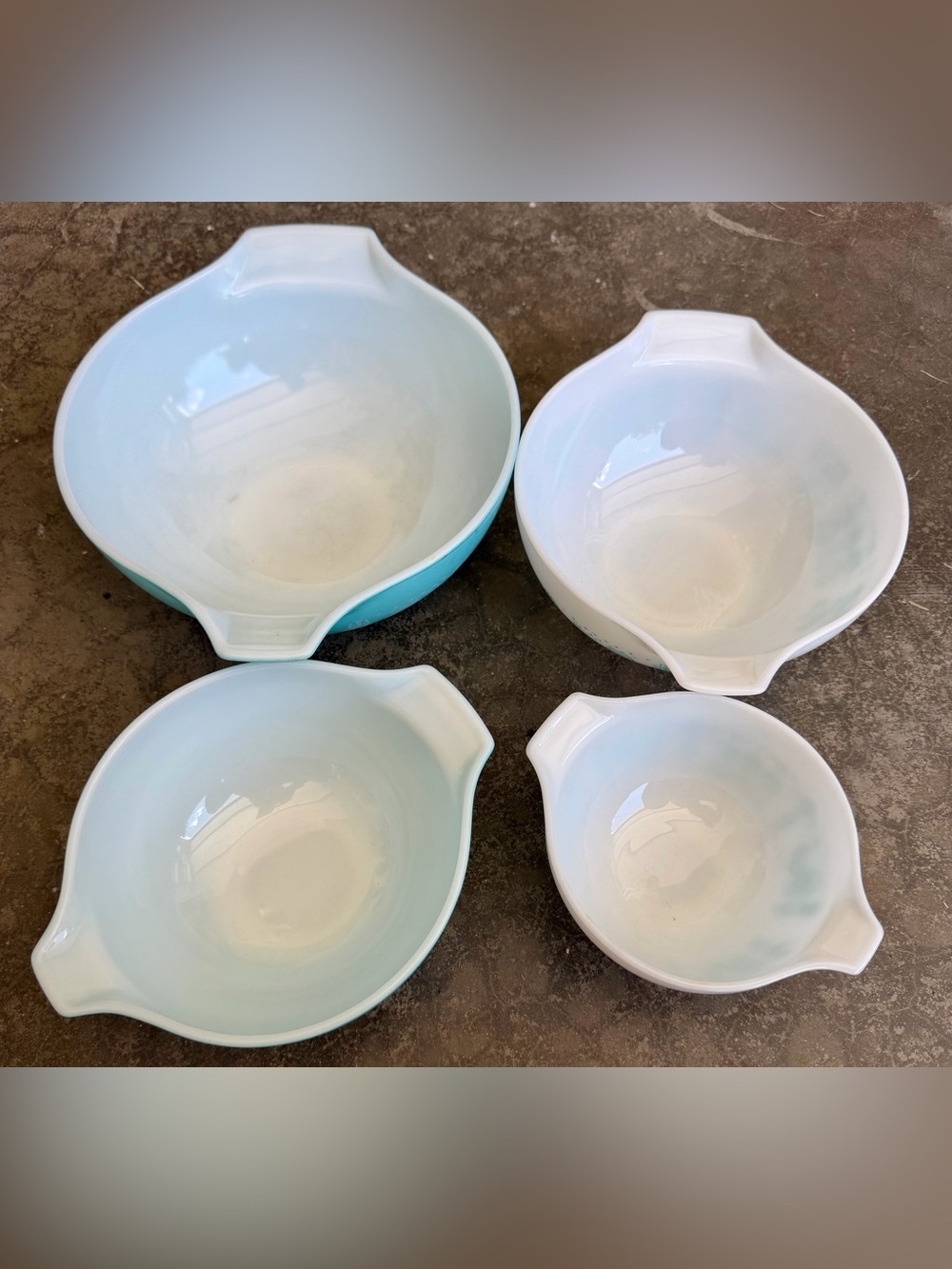 Vtg Pyrex Amish Butterprint Cinderella handled bowls, complete set: 441-444 - Picture 2 of 3